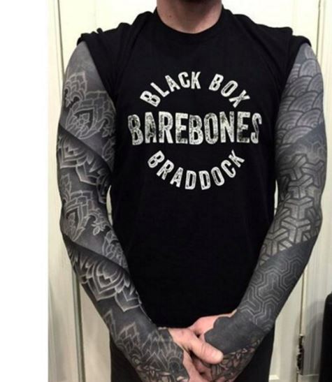 fotos tatuajes blackout en brazos